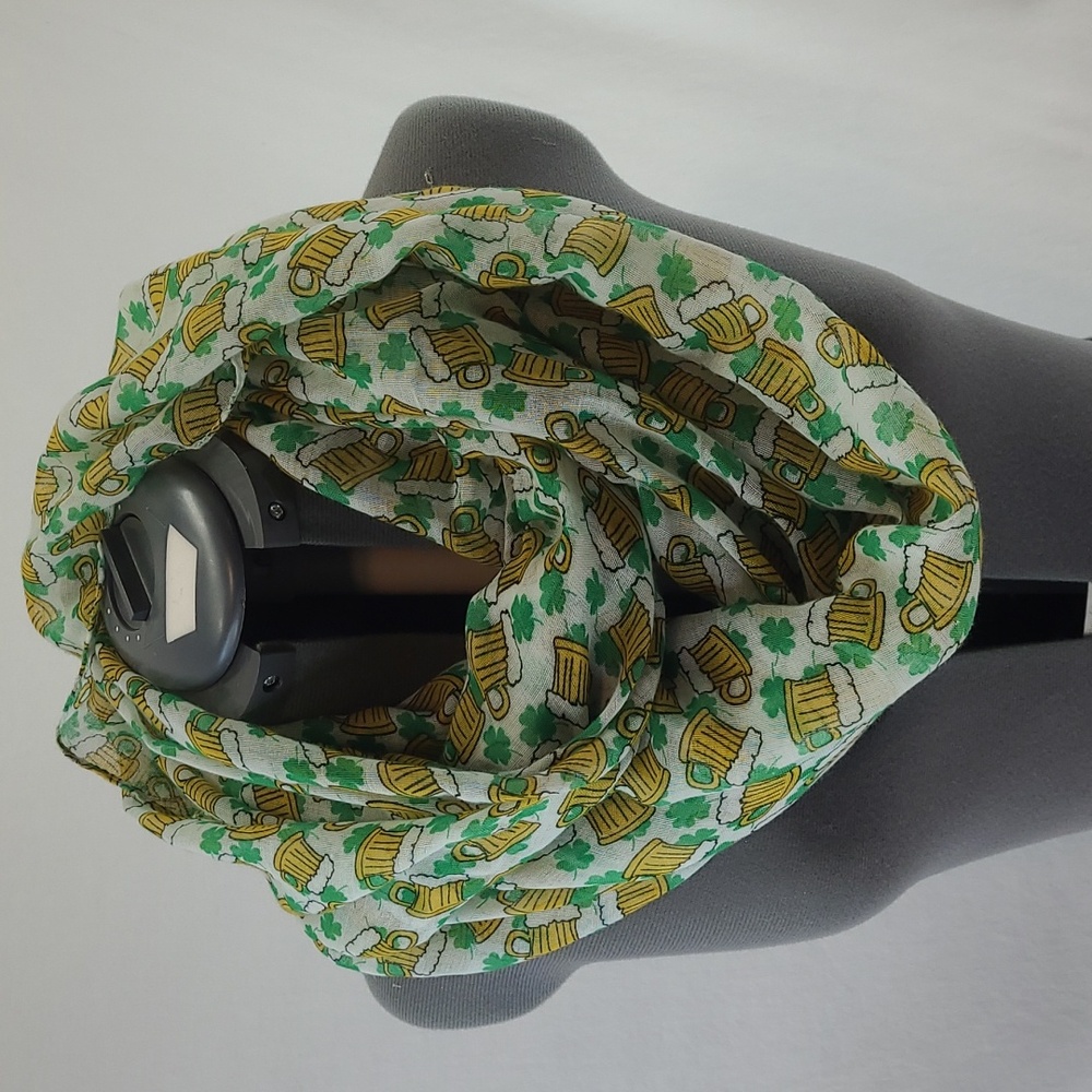 Lot of 9 infinity scarves including Halloween ๐ Christmas ๐ and more! - Picture 12 of 16